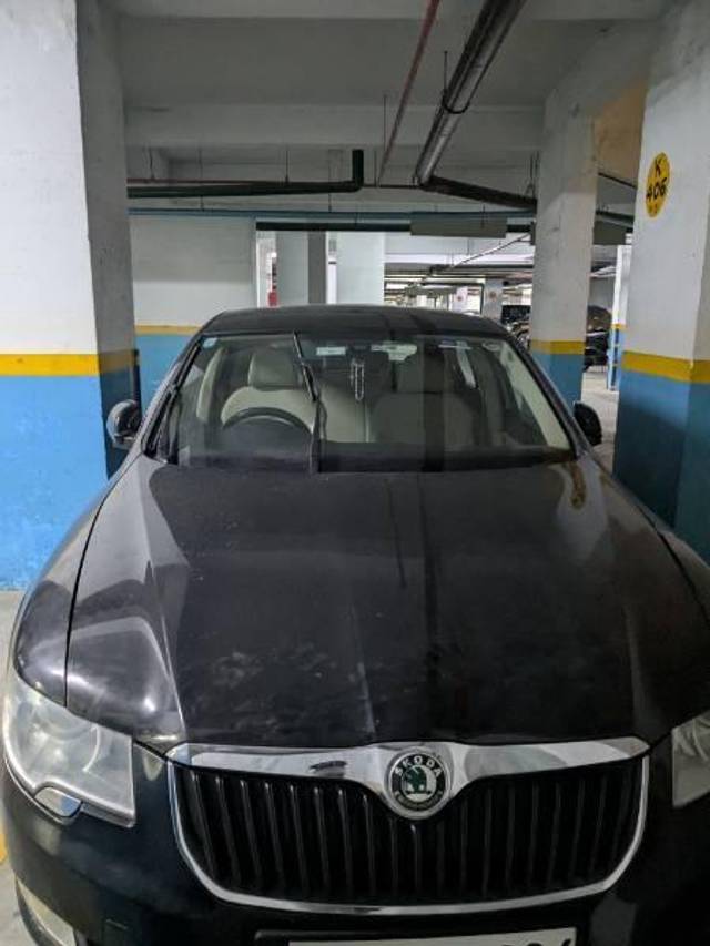 https://images10.gaadi.com/usedcar_image/4544315/original/processed_408564d7-55fb-47d2-89a7-cdbeee11b507.jpg?imwidth=6400