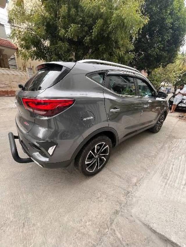 https://images10.gaadi.com/usedcar_image/4544356/original/processed_38736f7c-0a6a-452e-af99-cdc64f9d2bb3.jpeg?imwidth=6401