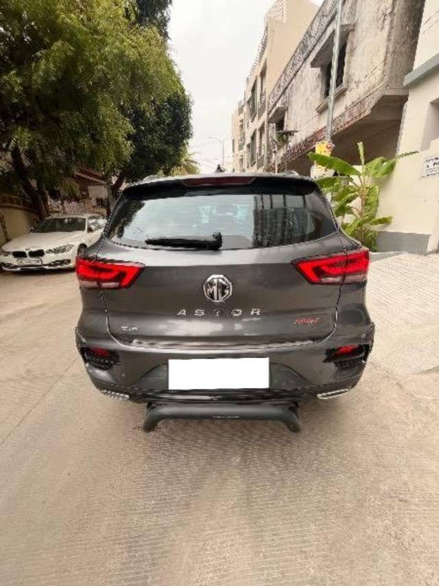 https://images10.gaadi.com/usedcar_image/4544356/original/processed_cd34764e-5510-4ca8-849d-b978b512afa4.jpeg?imwidth=6402