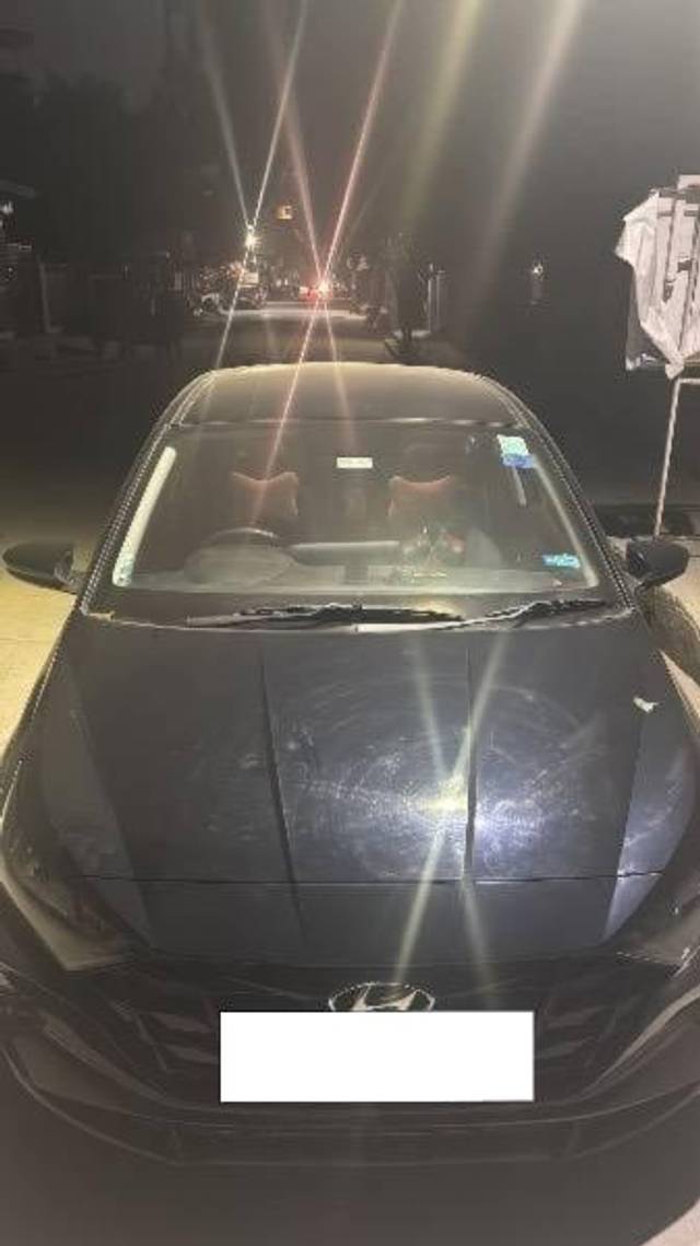 https://images10.gaadi.com/usedcar_image/4544357/original/processed_24a81f00-abb5-477b-8f81-b3c325518b90.jpeg?imwidth=6402