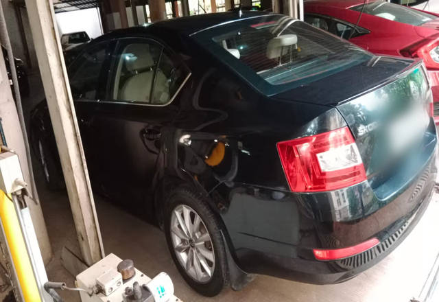 https://images10.gaadi.com/usedcar_image/4544376/original/aabe0d95-4393-402d-97f6-4c36311e8609.?imwidth=6402