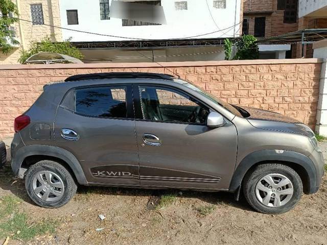 https://images10.gaadi.com/usedcar_image/4544385/original/processed_e2f98a64-5a94-4d2c-91c3-6e3ff99629d8.jpg?imwidth=6402