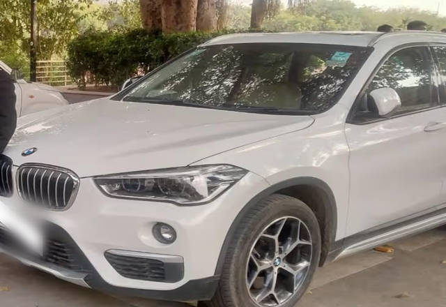 https://images10.gaadi.com/usedcar_image/4544396/original/2b15ce53-c84f-4683-ba07-36254845c441.?imwidth=6401