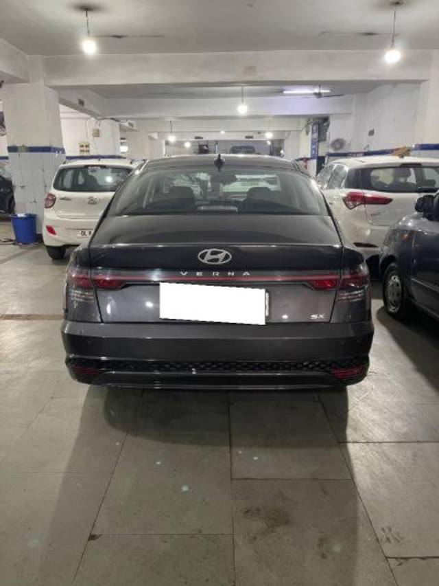 https://images10.gaadi.com/usedcar_image/4544436/original/processed_69766715-360e-40fc-8331-79ae0a82d4fd.JPG?imwidth=6400