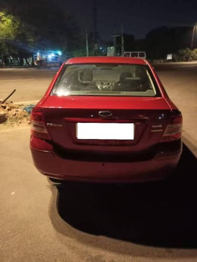 https://images10.gaadi.com/usedcar_image/4544461/original/processed_bddf44c4-7663-4fa0-87b7-7bba6b8513c2.jpg?imwidth=6402