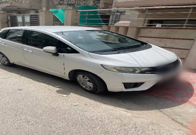 https://images10.gaadi.com/usedcar_image/4544467/original/5891491d-19cb-45d4-b9ad-25ed3c75532a.?imwidth=6400