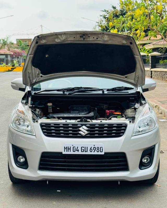 https://images10.gaadi.com/usedcar_image/4544472/original/processed_a7831f9cc43960a81992172f1e35fd27.jpg?imwidth=6402