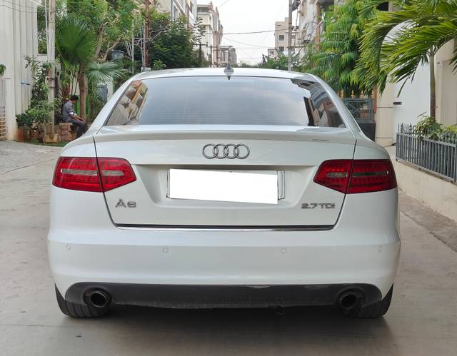 https://images10.gaadi.com/usedcar_image/4544503/original/processed_b9f8d50e6c968591b5a500e5e49e9d8a.jpg?imwidth=6402