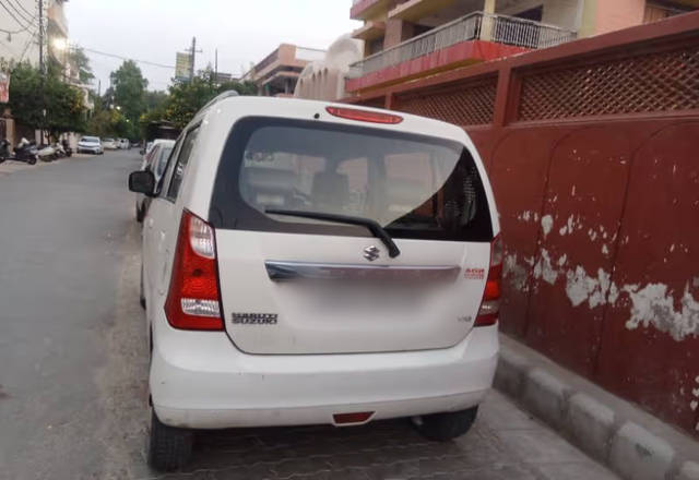 https://images10.gaadi.com/usedcar_image/4544511/original/00fb4cbf-f887-472d-8e04-fe12631e8207.?imwidth=6402