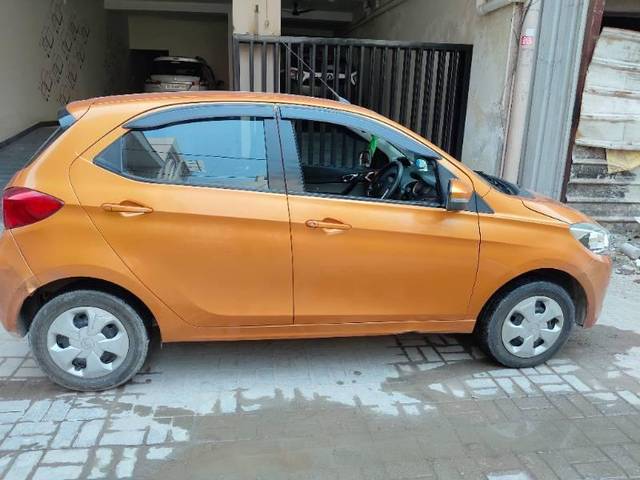 https://images10.gaadi.com/usedcar_image/4544524/original/processed_78a8aee4-8e70-48c3-9bfb-2d850867d24e.jpg?imwidth=6401