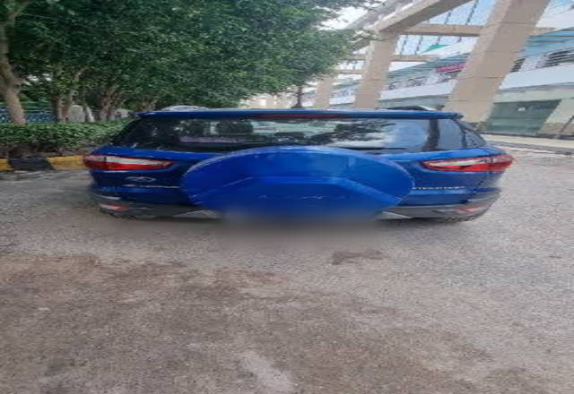https://images10.gaadi.com/usedcar_image/4544539/original/1afacbd5-19d6-401e-963d-def1130df13f.?imwidth=6402