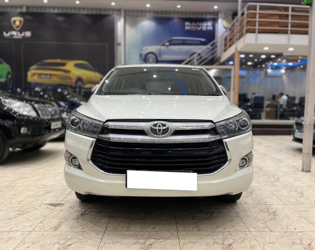 https://images10.gaadi.com/usedcar_image/4544548/original/processed_13b61101cfc7bab25cd956ba17ea5dab.jpg?imwidth=6402