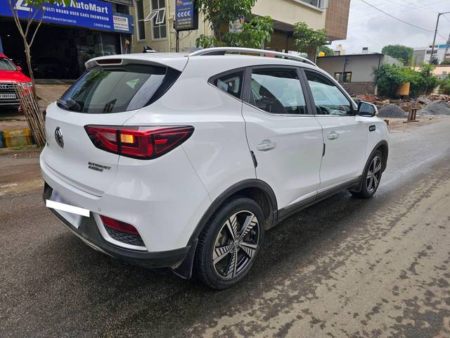 https://images10.gaadi.com/usedcar_image/4544550/original/processed_e6f9e790fe84210ebe5388a92decab2c.jpg?imwidth=6401