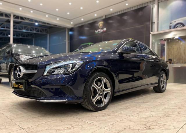https://images10.gaadi.com/usedcar_image/4544559/original/processed_2f89afdfbde27ef5ab7b65e4c6c38a35.jpg?imwidth=6401