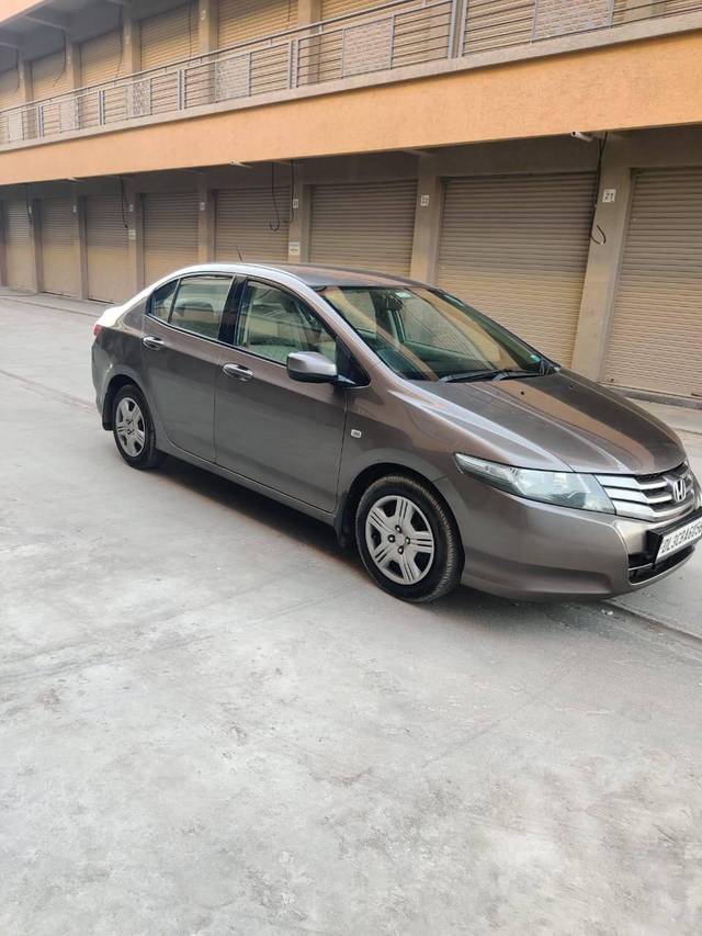 https://images10.gaadi.com/usedcar_image/4544580/original/processed_5ec9742e7716f221a2a543e11de065df.jpg?imwidth=6400