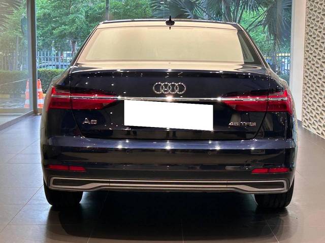 https://images10.gaadi.com/usedcar_image/4544581/original/processed_14af454197dac20e1a4b2dd96fad60ff.jpeg?imwidth=6401