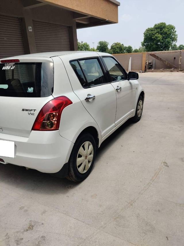 https://images10.gaadi.com/usedcar_image/4544584/original/processed_71ad8bf18bfede6e19567552e874d4e0.jpg?imwidth=6402