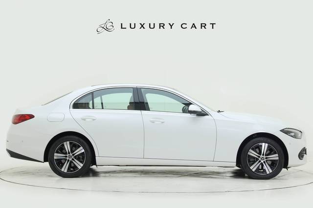 https://images10.gaadi.com/usedcar_image/4544585/original/processed_fa3e03978ddee742d63fa79a2c6a0a8d.jpg?imwidth=6401