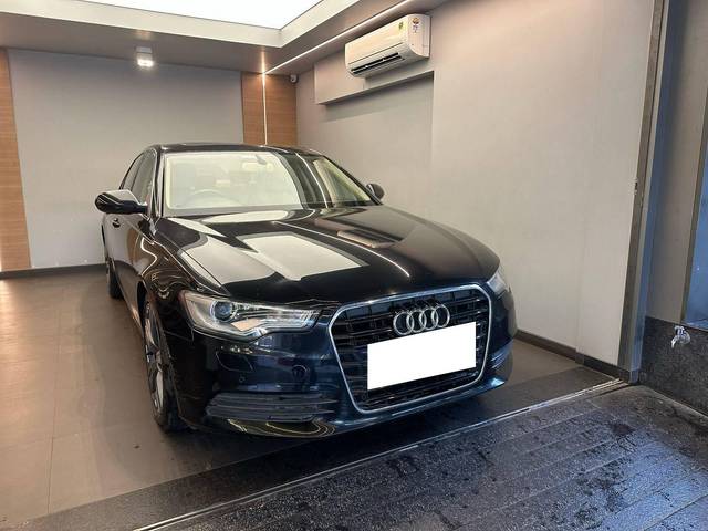 https://images10.gaadi.com/usedcar_image/4544656/original/processed_e1de4398104bedbb9ff15ab7ff336334.jpeg?imwidth=6401