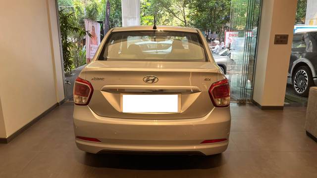 https://images10.gaadi.com/usedcar_image/4544677/original/processed_ada6d44f6a6831988e5db6f2e68377d0.jpeg?imwidth=6401