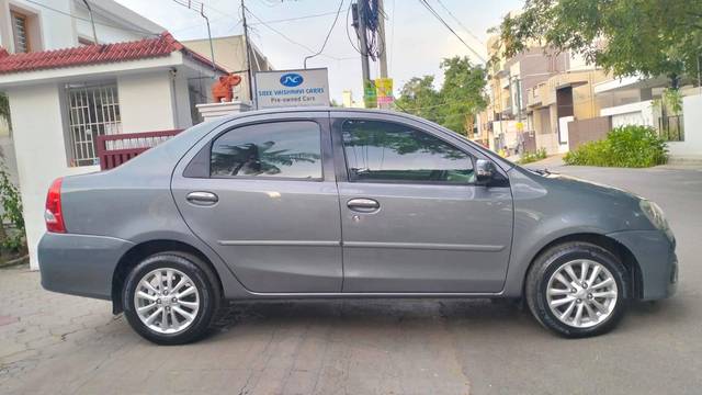 https://images10.gaadi.com/usedcar_image/4544678/original/processed_e22476f6fb4506276b27cfe79be598a7.jpg?imwidth=6401