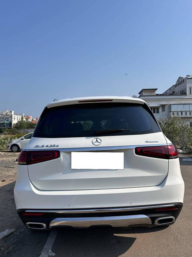 https://images10.gaadi.com/usedcar_image/4544683/original/processed_abdb5c187dfbf105ea4d973195e07f21.jpg?imwidth=6402