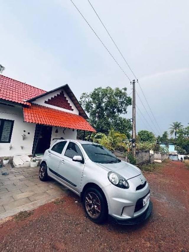 https://images10.gaadi.com/usedcar_image/4544692/original/processed_5eeaee91-3ef7-46e8-bb7f-01dc57867a5a.jpeg?imwidth=6402