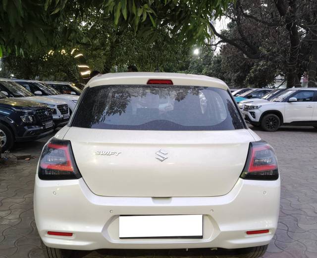 https://images10.gaadi.com/usedcar_image/4544693/original/processed_2dfd30777f17db4dce09106a3fc3207b.jpg?imwidth=6401