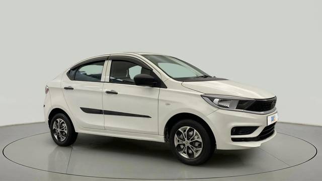 https://images10.gaadi.com/usedcar_image/4544703/original/2a90721f74a9737e69e5ee08a89a5b14.jpg?imwidth=6400