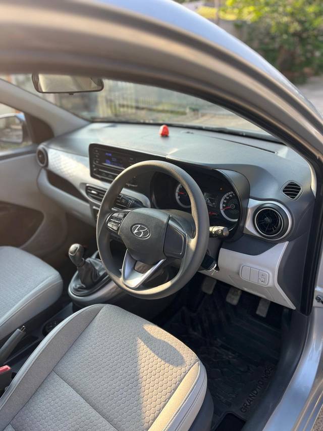 https://images10.gaadi.com/usedcar_image/4544704/original/db090ffedcbaf35e5ccc5c8aa92037e0.jpeg?imwidth=6402