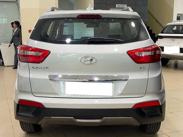 https://images10.gaadi.com/usedcar_image/4544709/original/processed_e27d1abd781be0466ae926eedd46e4df.jpg?imwidth=6402