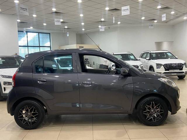 https://images10.gaadi.com/usedcar_image/4544710/original/processed_11164f767b271761ca45039204fc72f4.jpg?imwidth=6401
