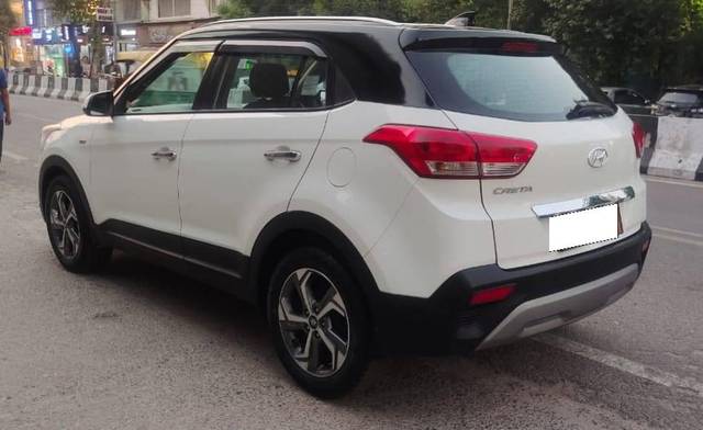 https://images10.gaadi.com/usedcar_image/4544712/original/processed_22018fa58838373099955df2a12dfa61.jpg?imwidth=6402