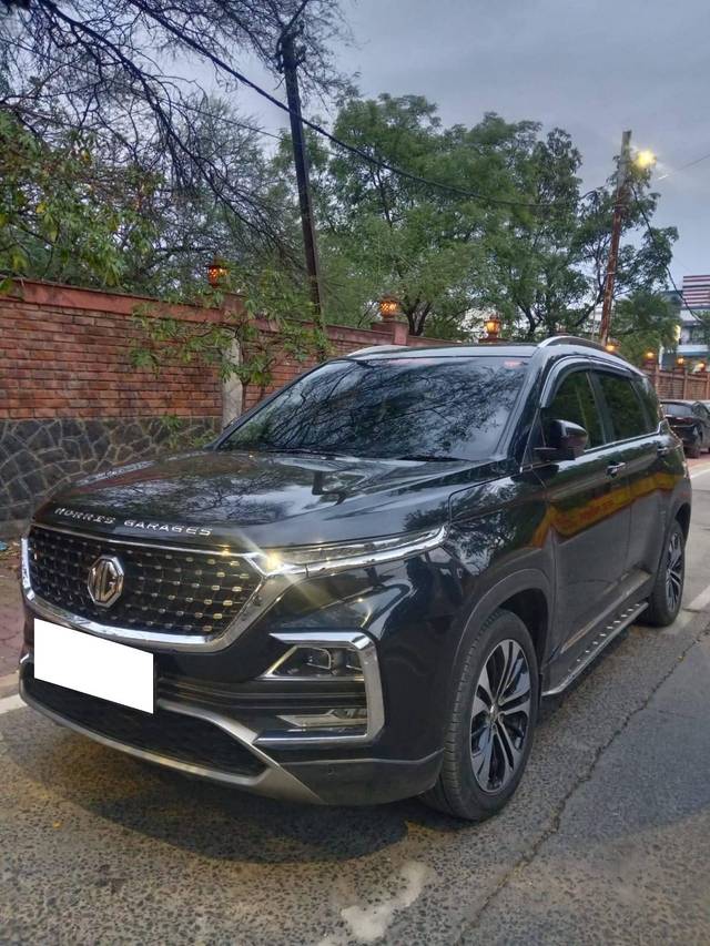 https://images10.gaadi.com/usedcar_image/4544729/original/processed_bf145c3d021c9ab85575e991343dcf13.jpg?imwidth=6400