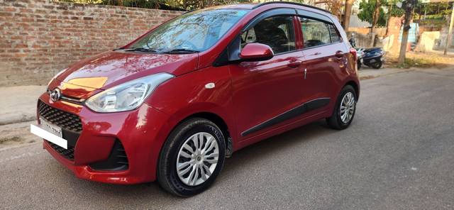 https://images10.gaadi.com/usedcar_image/4544736/original/processed_918587ba22091d66831e661cf2a03b29.jpg?imwidth=6400