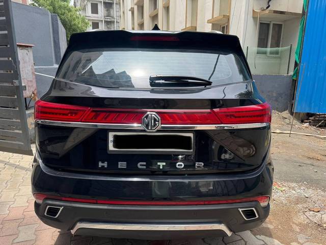 https://images10.gaadi.com/usedcar_image/4544740/original/processed_4d64c81378c26bbe670dea760b6610cc.jpg?imwidth=6402