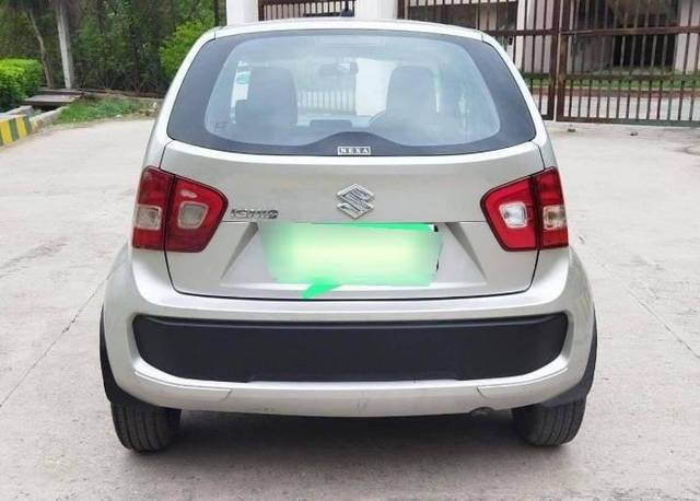 https://images10.gaadi.com/usedcar_image/4544792/original/processed_bfe2f7eafe4494cbd683fb056e09f9ce.jpg?imwidth=6402