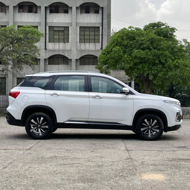 https://images10.gaadi.com/usedcar_image/4544812/original/1103d0f028c499b78cc2e993a1fa23bd.jpg?imwidth=6401