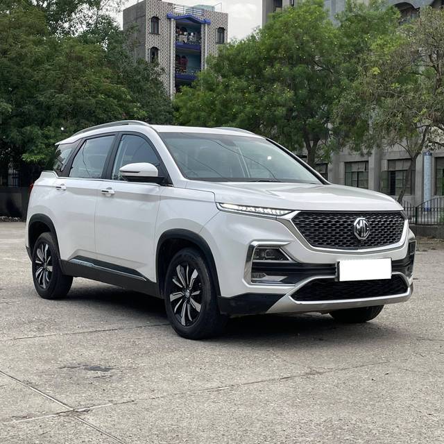 https://images10.gaadi.com/usedcar_image/4544812/original/processed_59bbe0165fdb65ddf412451bac99c993.jpg?imwidth=6400