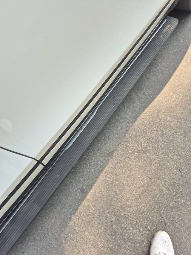 https://images10.gaadi.com/usedcar_image/4544816/original/979fe372ce3d77eff1ddfc379f06a298.jpg?imwidth=6402