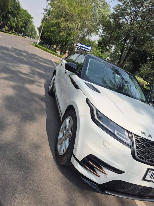 https://images10.gaadi.com/usedcar_image/4544816/original/processed_49ad5dac621d3bffdee9944ae48f8a10.jpg?imwidth=6400