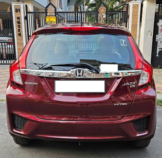 https://images10.gaadi.com/usedcar_image/4544831/original/processed_22bdf2744659d599ae3fe99f9376ebdd.jpg?imwidth=6402