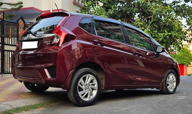 https://images10.gaadi.com/usedcar_image/4544831/original/processed_db63da8cceec99d6f53fe94b52cc6d92.jpg?imwidth=6401