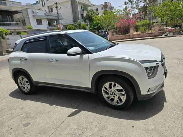 https://images10.gaadi.com/usedcar_image/4544832/original/processed_d8e968aec352f3ef9b151f6b9e9c0288.jpg?imwidth=6400