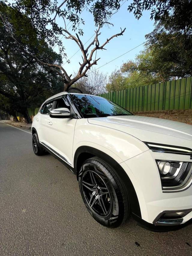 https://images10.gaadi.com/usedcar_image/4544835/original/processed_68e7cdd4c37450b144673745fb3bd9c1.jpg?imwidth=6400