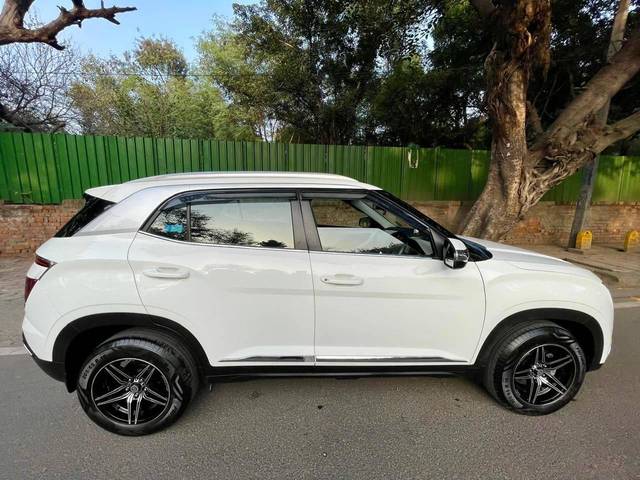 https://images10.gaadi.com/usedcar_image/4544835/original/processed_77e79daaf442b1ef3912066398bdf3ff.jpg?imwidth=6401