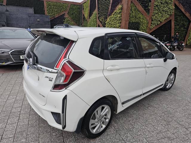 https://images10.gaadi.com/usedcar_image/4544836/original/processed_6e2ac720dfa0f2018ab34273352814c6.jpg?imwidth=6401