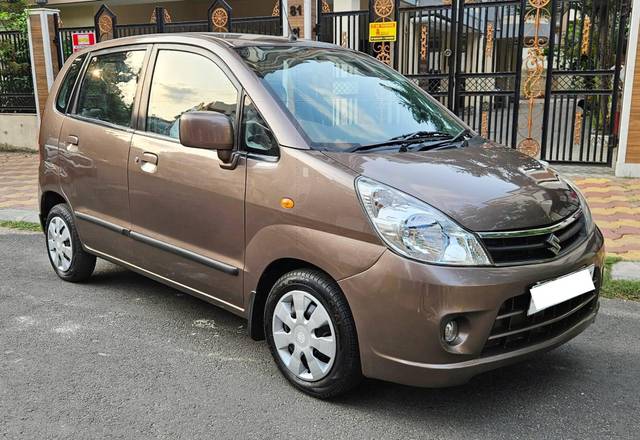 https://images10.gaadi.com/usedcar_image/4544843/original/processed_04ab15a0f8b0c35384f7d4833af1ae33.jpg?imwidth=6400