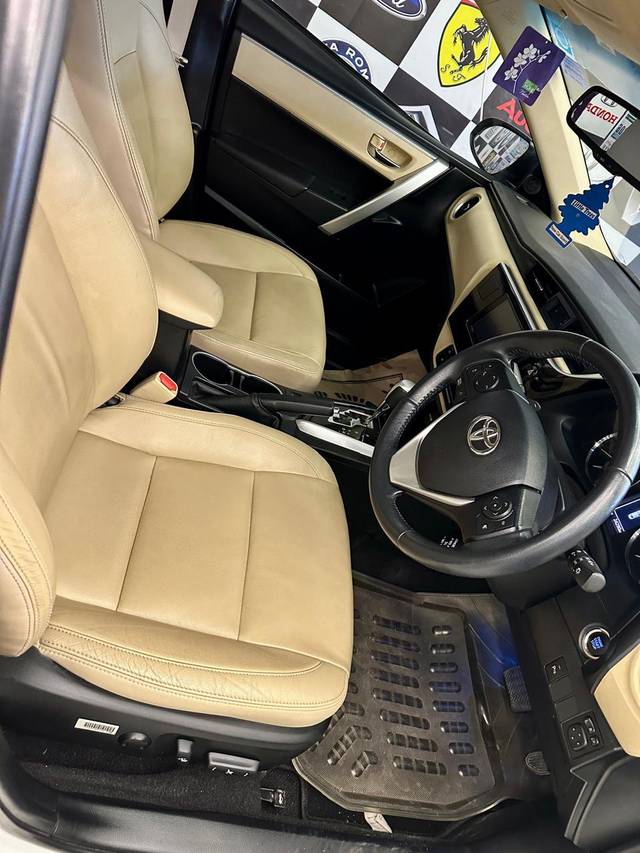 https://images10.gaadi.com/usedcar_image/4544854/original/98828b4a95ba0a20342603e26ee9a64a.jpg?imwidth=6401