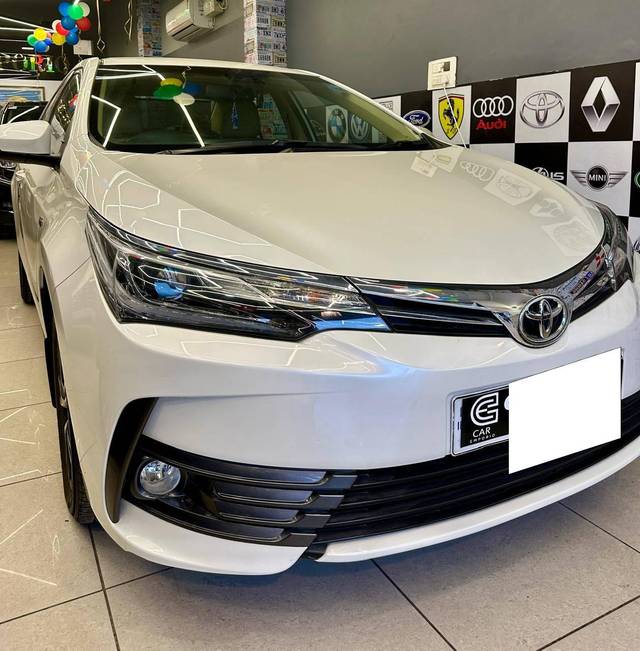 https://images10.gaadi.com/usedcar_image/4544854/original/processed_7ffbf4773e0d9c59f115d2712a30cd63.jpg?imwidth=6402